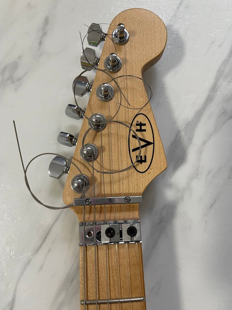 ギター EVHStriped Series Red with Black Stripes