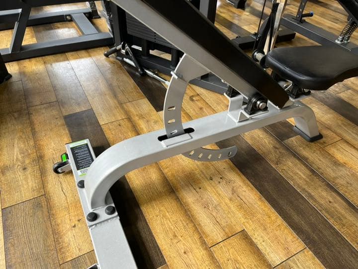 アジャストベンチ　フレーム黒　シート赤