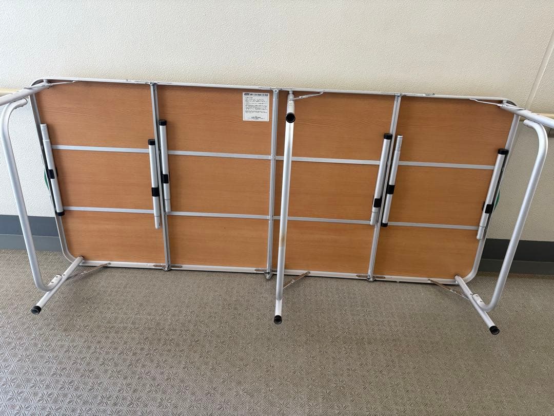 Colemanファミリー・グループ向け大型アウトドアテーブル四折テーブル 8