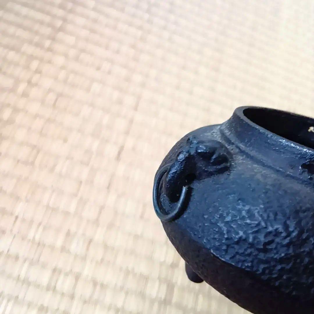 骨董品 茶釜 茶道具 唐獅子 香炉 火鉢 霰文様 置物 レトロ 鉄製 鉄器