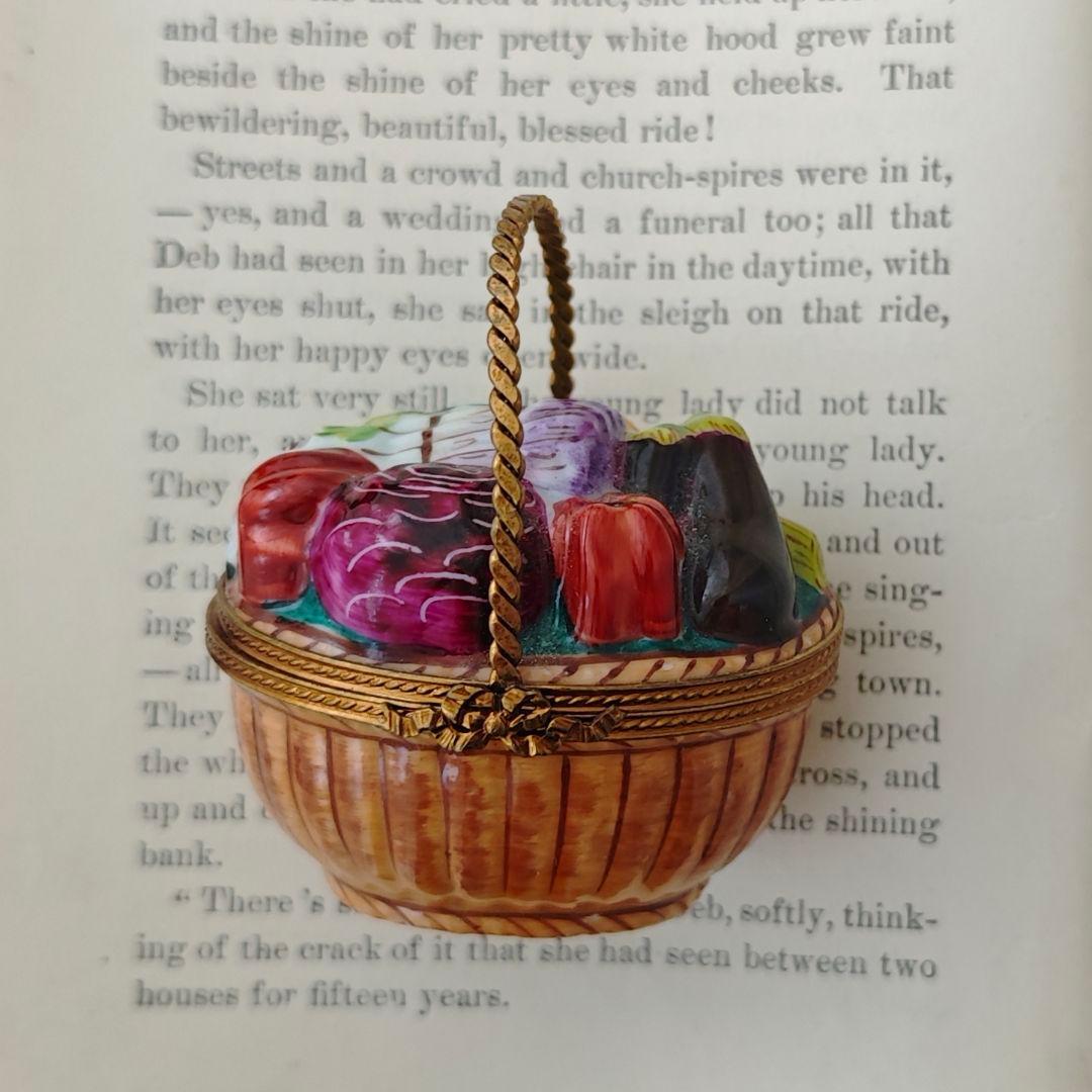 リモージュボックス　野菜いっぱいのバスケット　フランス製　小物入れ　ミニチュア