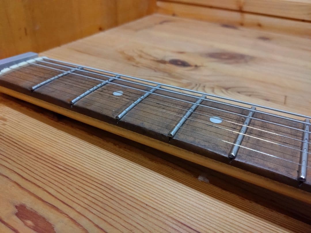 TRAVELER Ultra-Light エレキギターレフトハンド ジャンク品