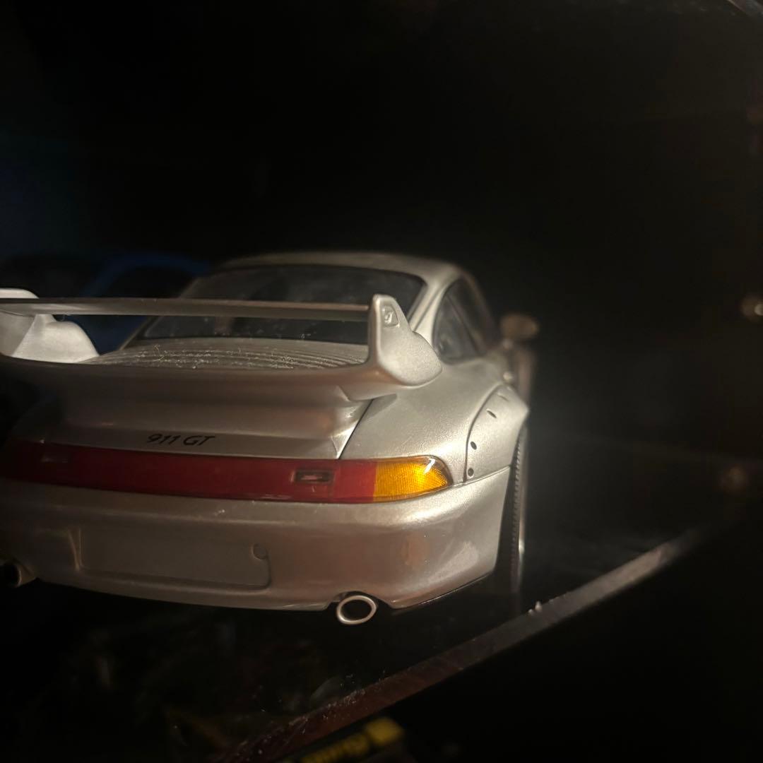 ポルシェ993 911gt2 ミニカー 1/18