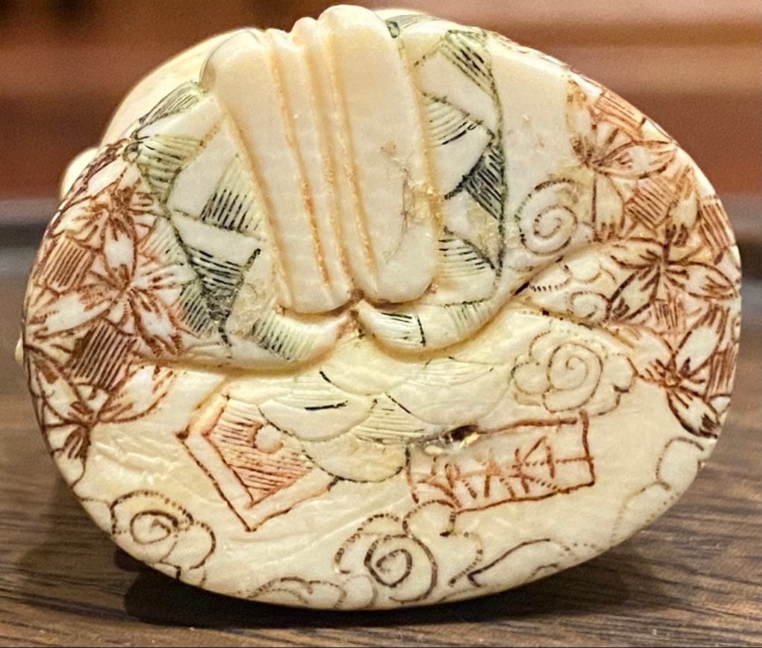 根付　唐子と桃　吉祥彫刻　細密細工　天然素材　ヴィンテージ　レア 台湾茶器