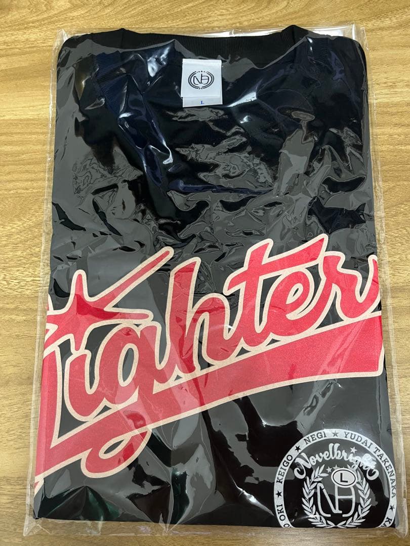 Novelbright Tシャツ