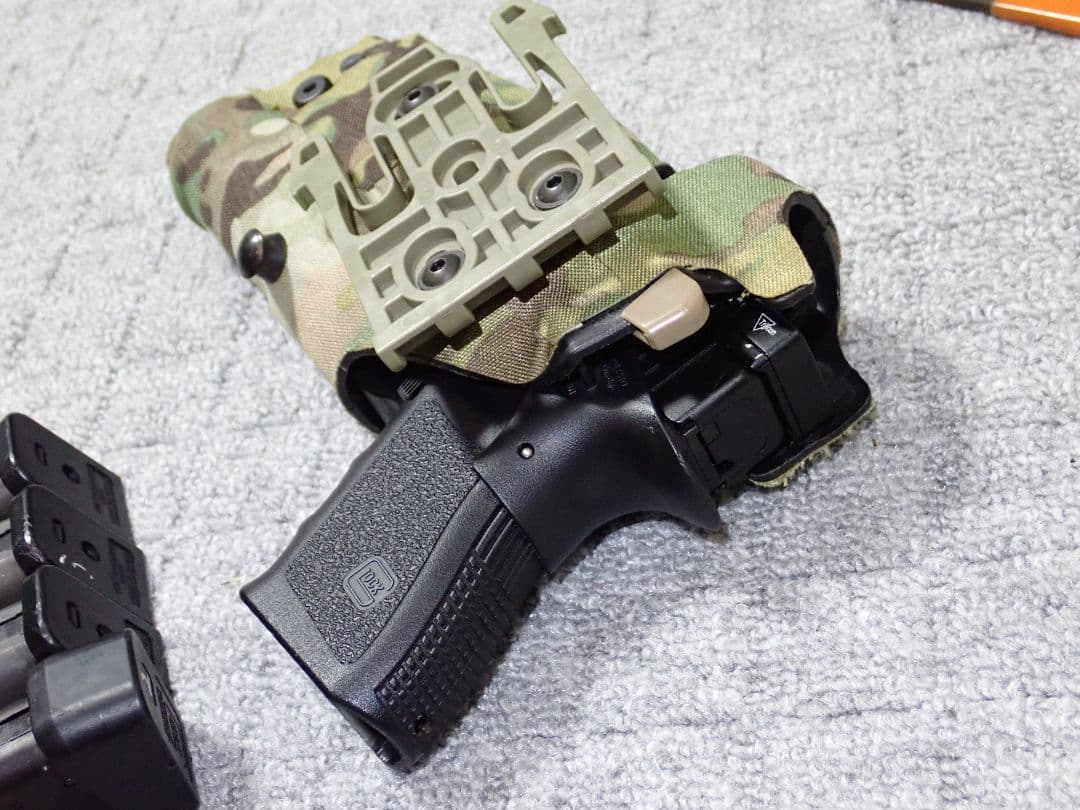 東京マルイGlock19 カスタム ホルスター マガジン4本付き