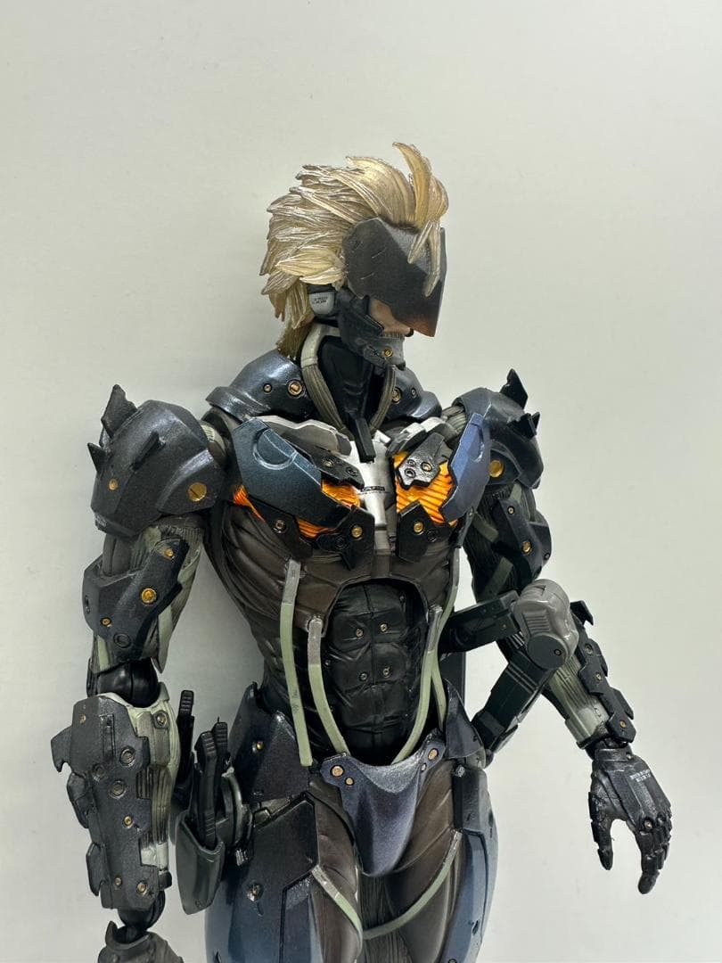 メタルギアソリッド 雷電 1/8　フィギュア