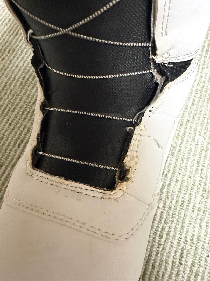 Burtonスノーボードシューズ 男子用