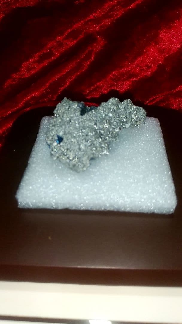 日刀保たたら/玉鋼(たまはがね)/日本刀原料/76グラム/ミニ座布団つき