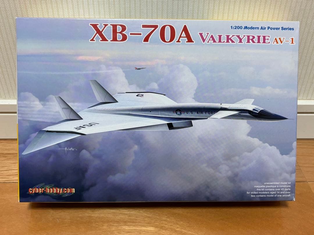 サイバーホビー 1/200 XB-70A ヴァルキリー AV-1 未組立