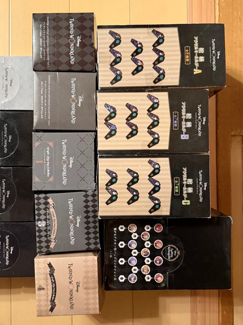 ツイステッドワンダーランド　トレーディング缶バッジ　BOX 未開封 24ボックス