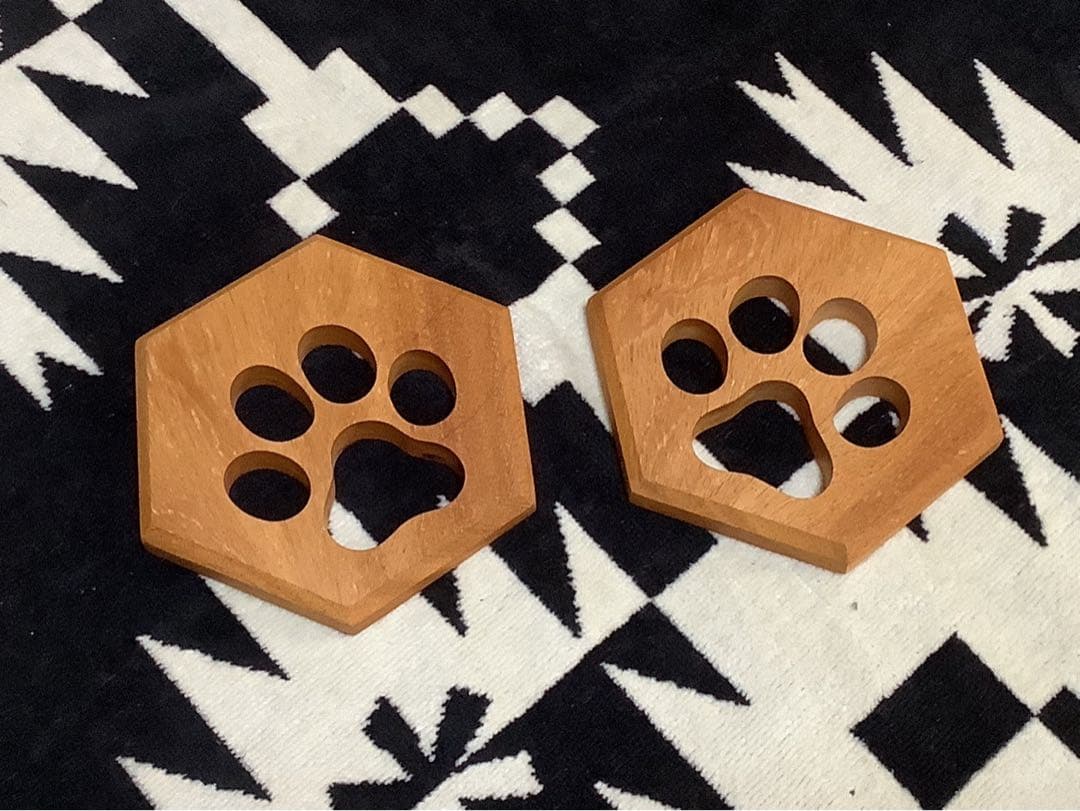 ヘキサゴンテーブル天板三脚テーブル　ヘキサゴン117 肉球柄　アパ材