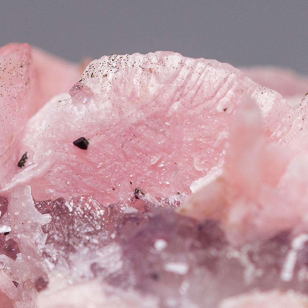 中国 ロードクロサイト フローライト 蛍石 天然石 原石 鉱物標本 鉱石 733