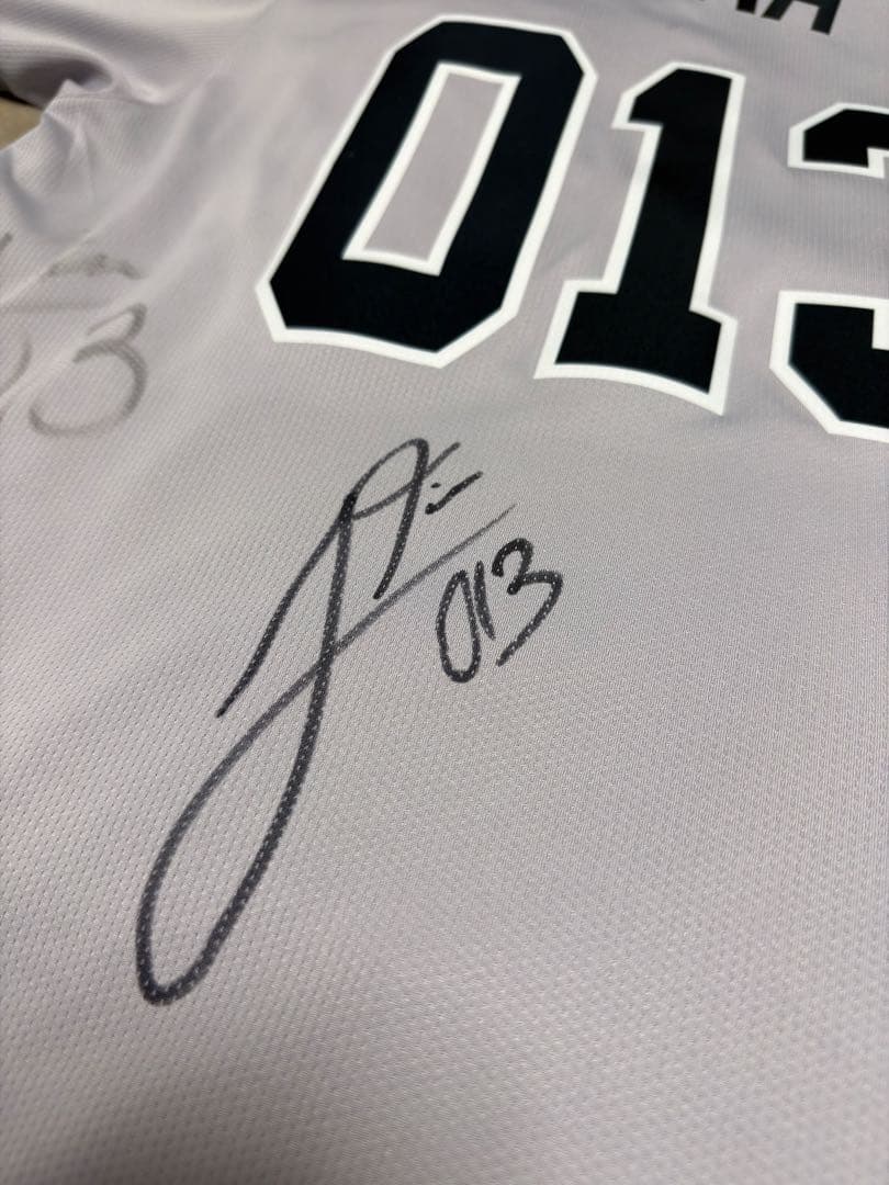 読売ジャイアンツ ティマ 直筆サイン入りユニフォーム Lサイズ 巨人