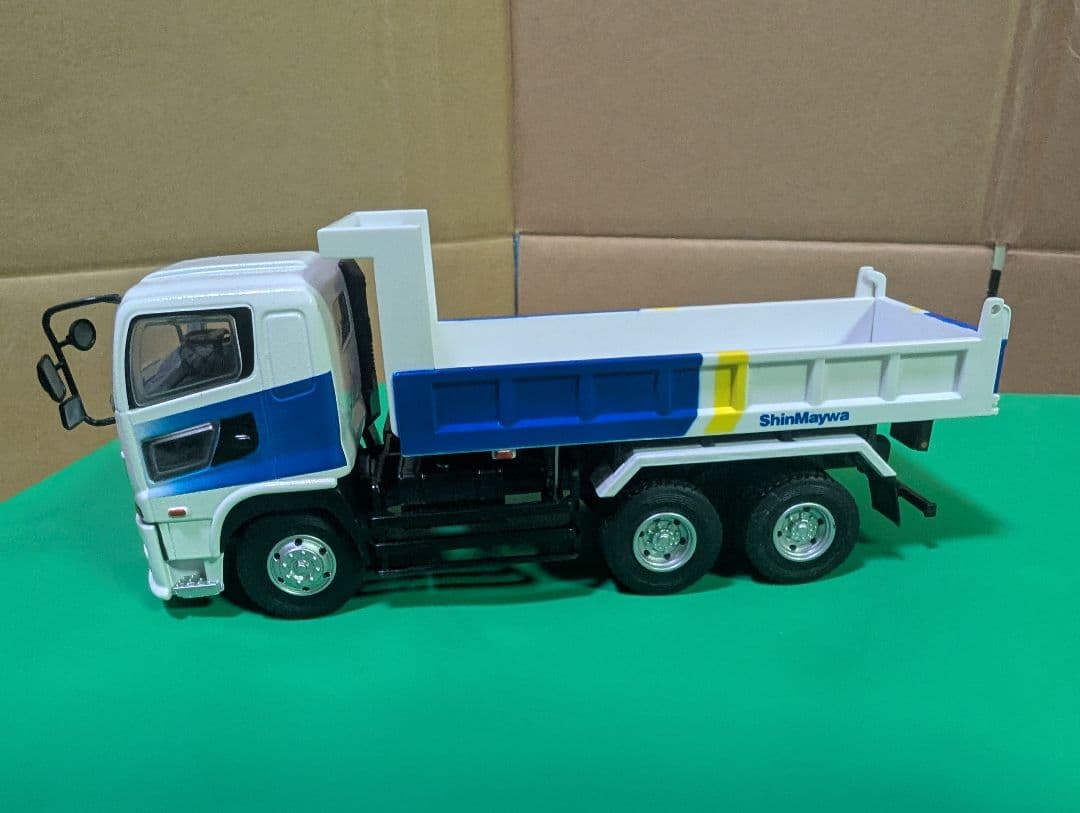 新明和 10トンリアダンプ 1/43 DRS11-02SB