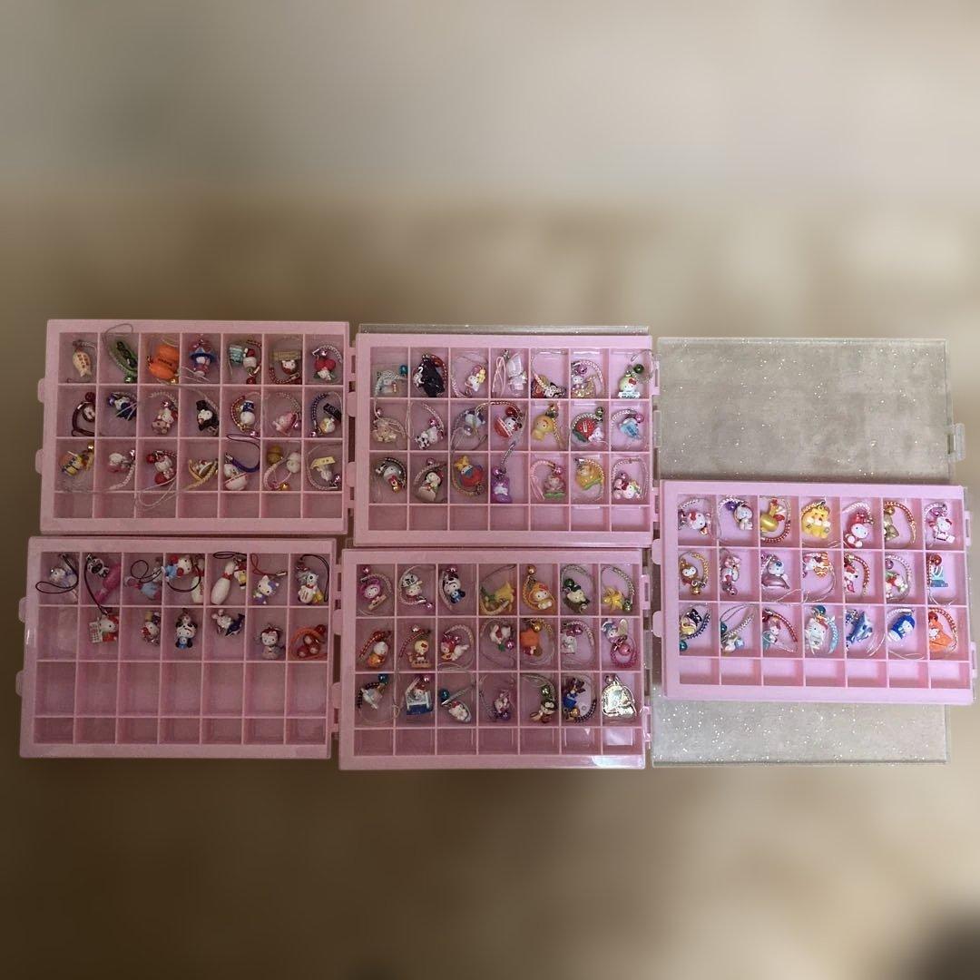 経年品　キティちゃんご当地ストラップ　色々　97個セット