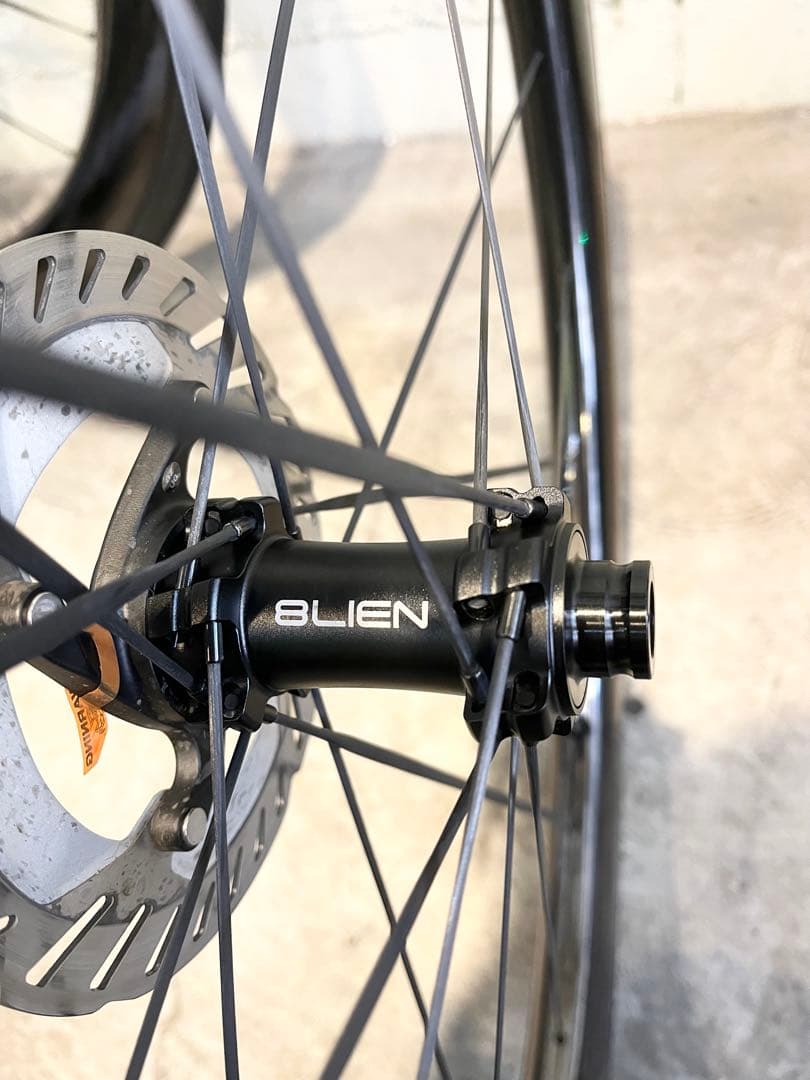 超軽量　新型！8LIEN（エイリアン）L5W Disc Carbon wheel