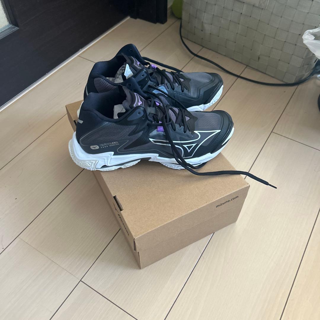 Mizuno Wave Lightning Z8バレーボールシューズ