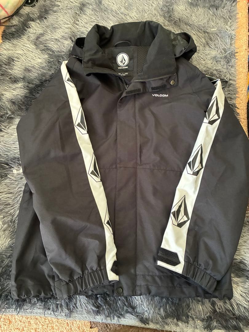 VOLCOMジャケット 試着のみ！新品未使用品