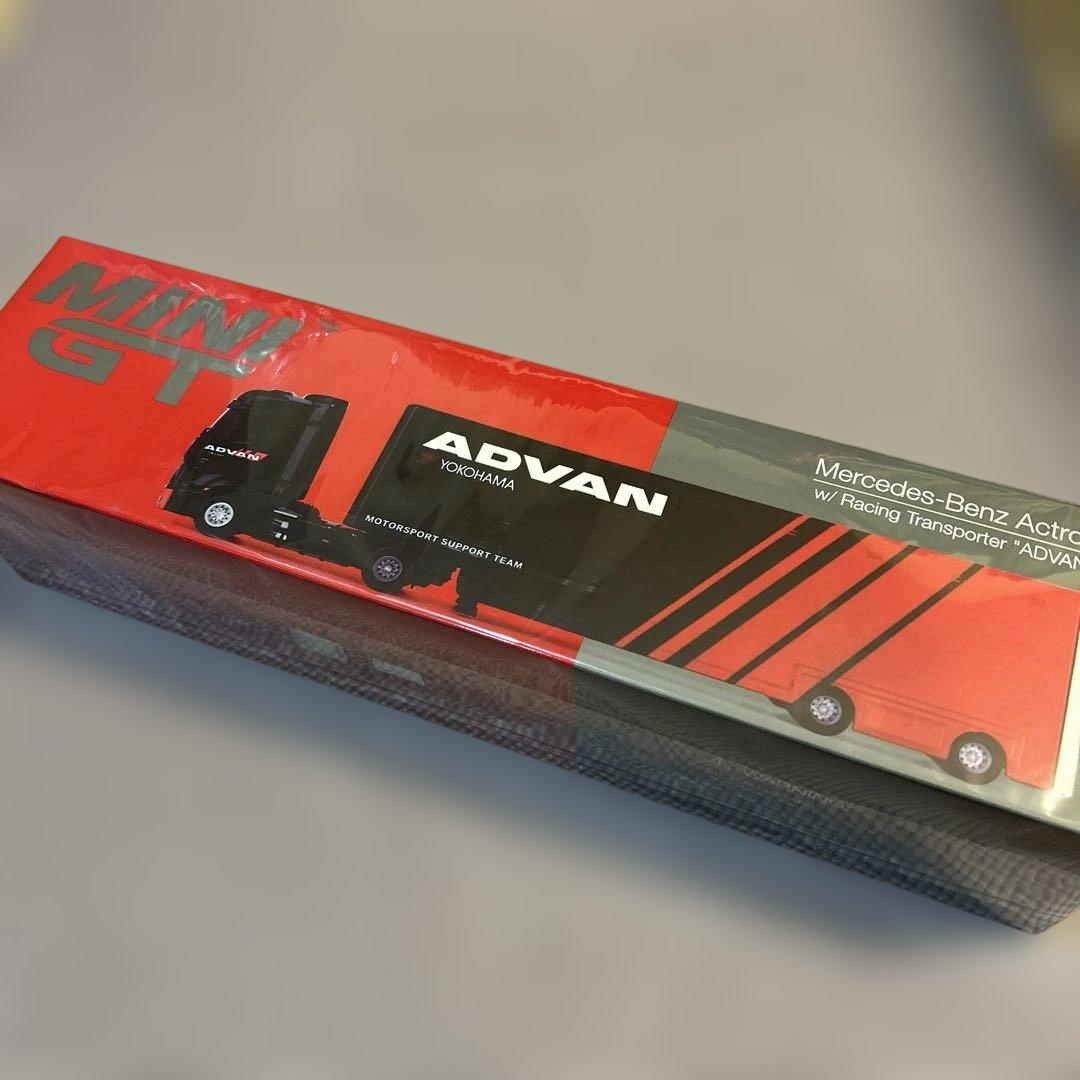 MINI GT Mercedes-Benz Actros 未開封