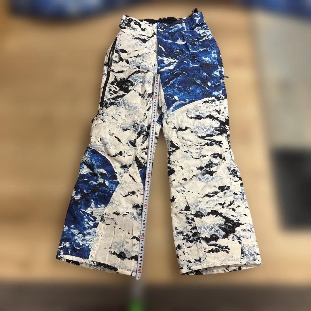 青と白の迷彩 スキーウェア