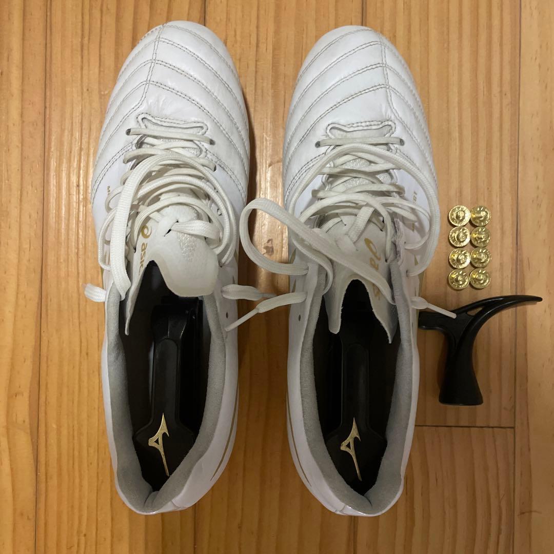 サッカースパイク　SG アシックスエックスフライプロ