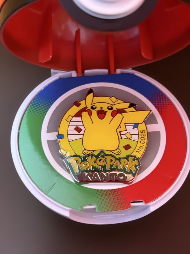 ポケパーク カントー ピカチュウ ピンズ　モンスターボール