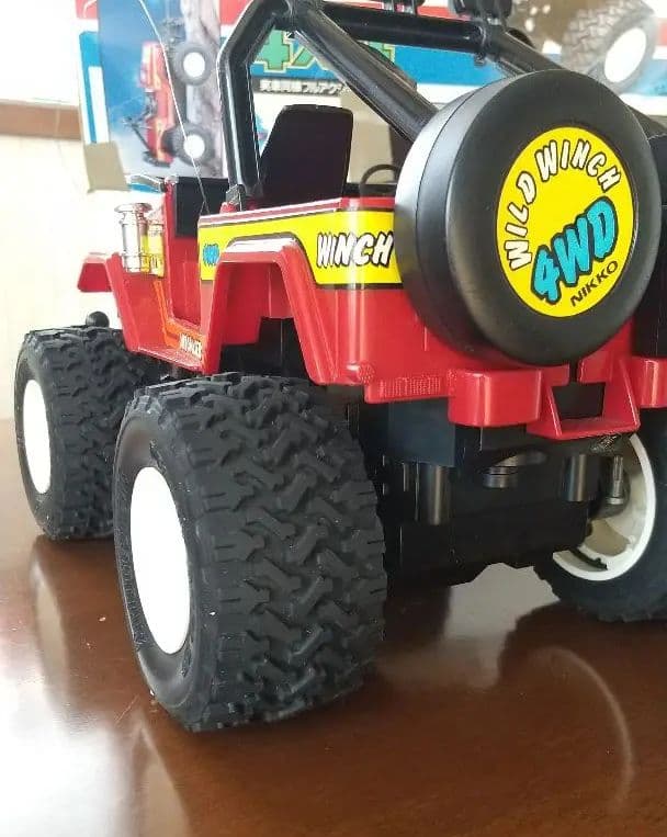 旧車ワイルドウインチ　ランドクルーザー4WD1/16