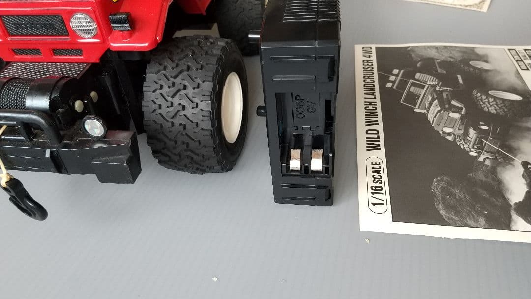 旧車ワイルドウインチ　ランドクルーザー4WD1/16