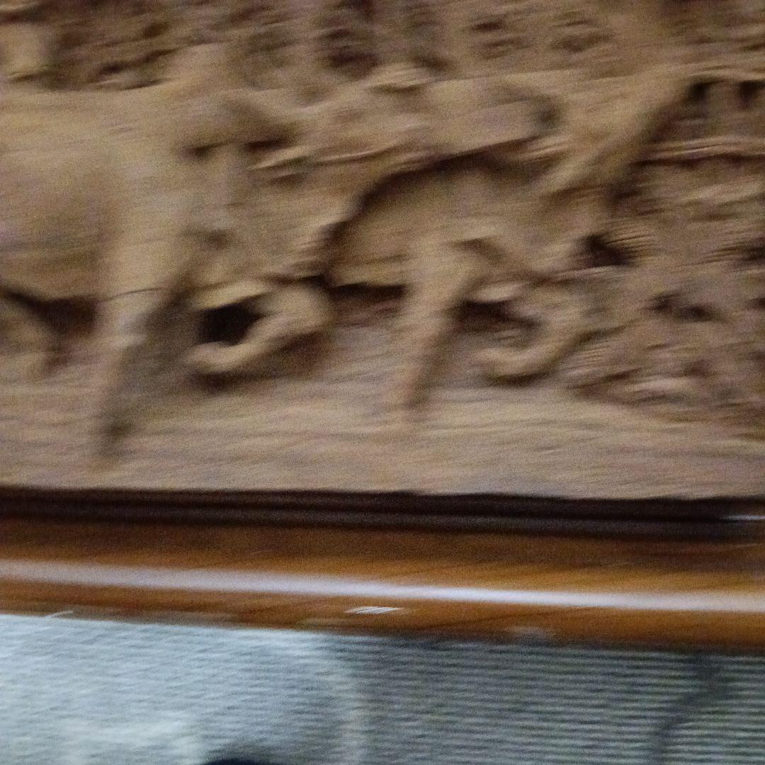 詳細は不明、日本人作家の彫刻、東南アジアジアの風景、緻密な素晴らしい木彫、逸品