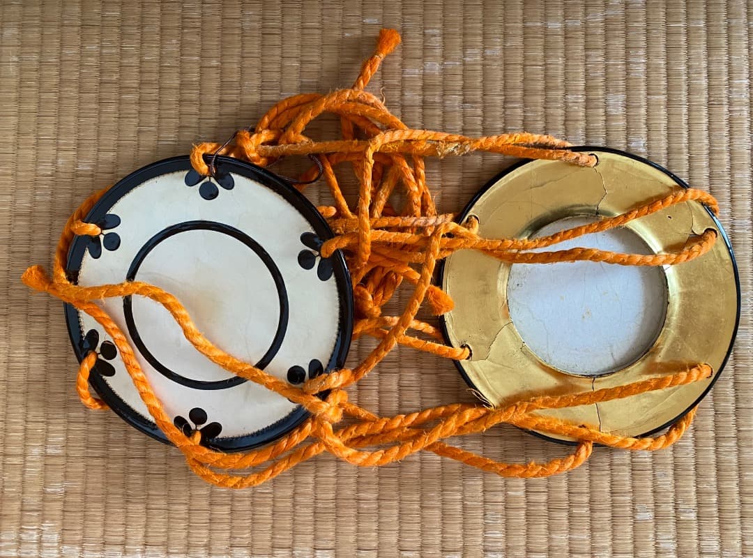 小鼓　締め緒・ハードケース付き