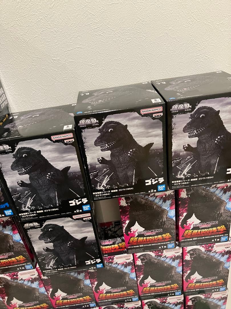 ゴジラフィギュアナルトフィギュア35体まとめ売り