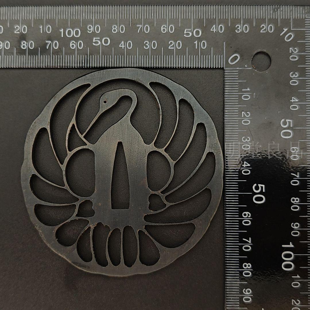 LH02　日本刀装具　刀鍔　鶴の図　鉄地　金工品　透　鍔　刀剣美術