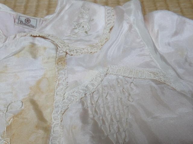 未使用（シミあり）昭和初期 大丸 赤ちゃんデザイン◆刺繍シルク製ベビードレス2点