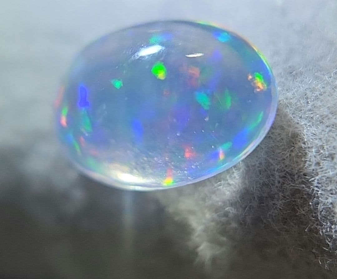 天然ウォーターオパール 0.668ct