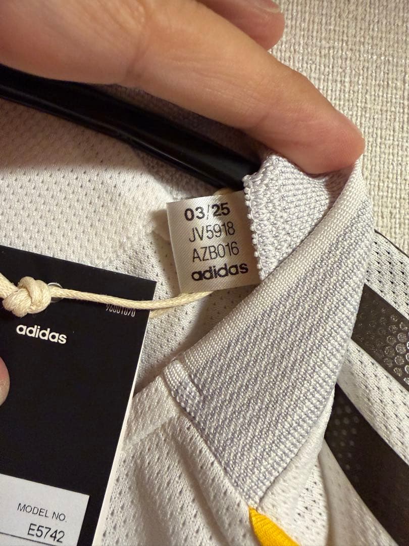 正規品　25-26 レアル・マドリード ホーム オーセンティック ユニフォーム