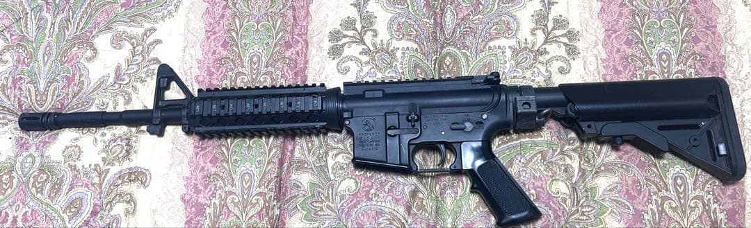 次世代電動ガン SOPMOD M4 マガジン4本・リポバッテリー・変換アダプタ付