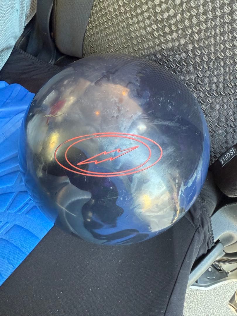 ION PRO ボウリングボール 15ポンド