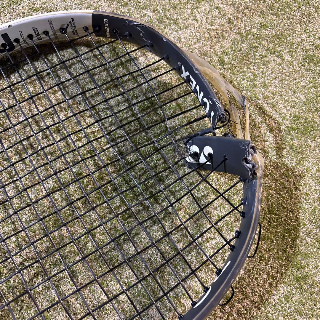 YONEX VOLTRAGE 7V ボルトレイジ