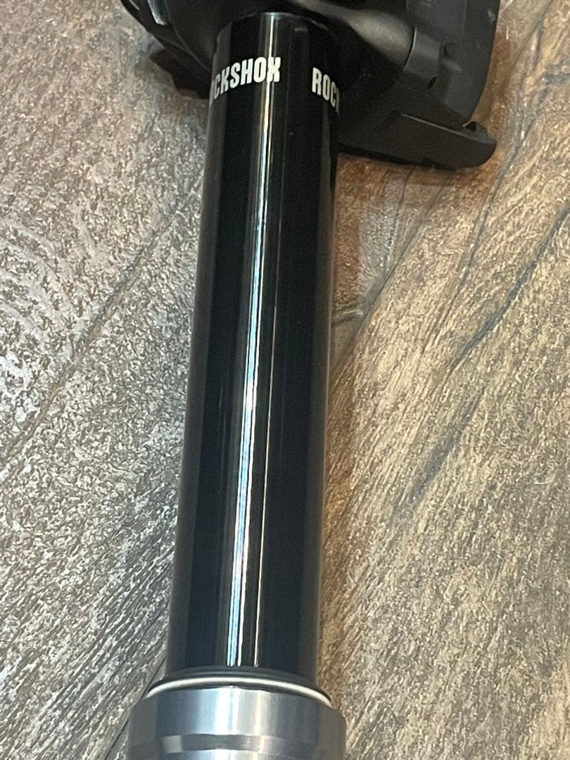 ROCKSHOX Reverb AXS 電動ドロッパーシートポスト30.9mm