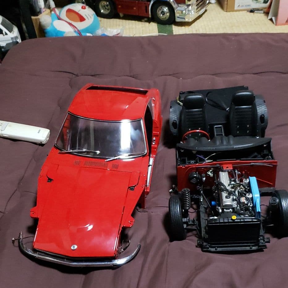 創刊号フェアレディZ未完成です。