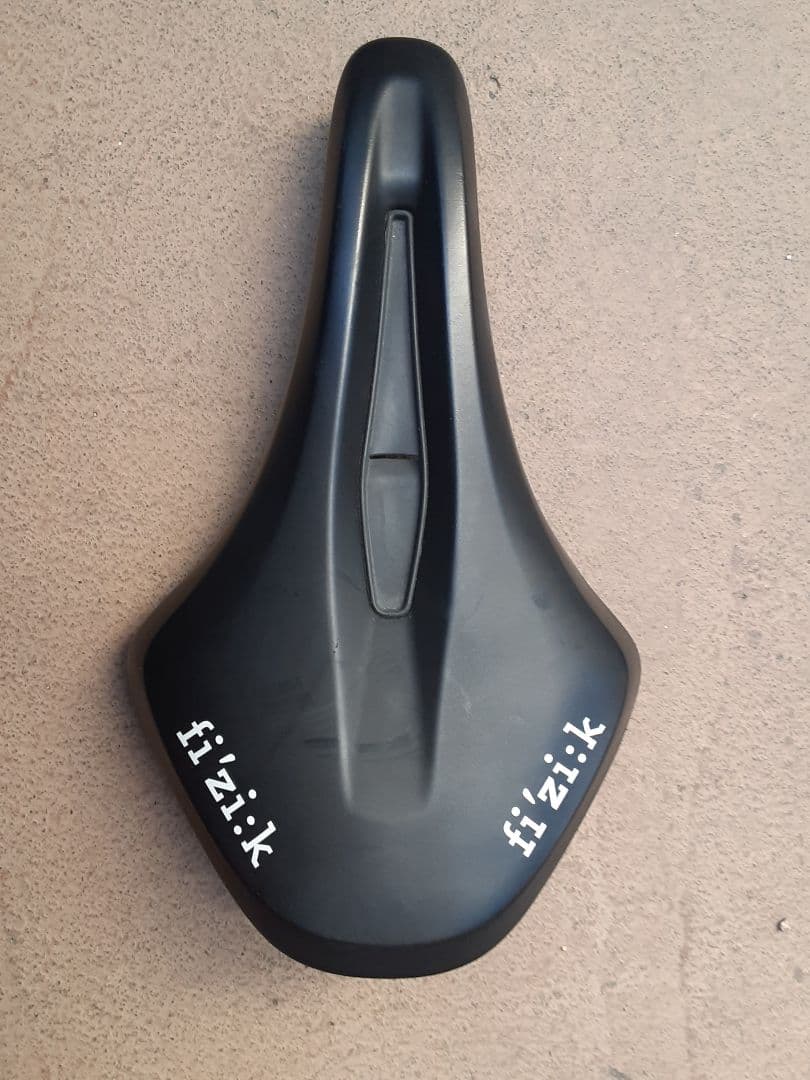 fizik ArgoTerra ブラックサドル