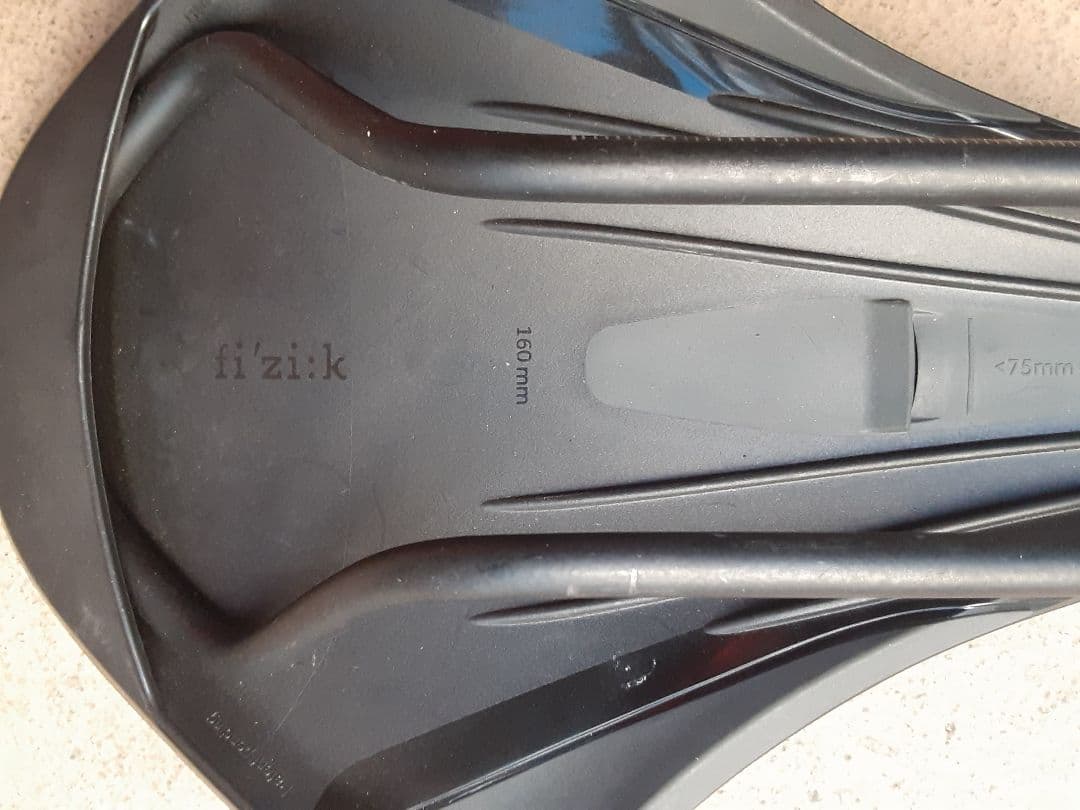 fizik ArgoTerra ブラックサドル