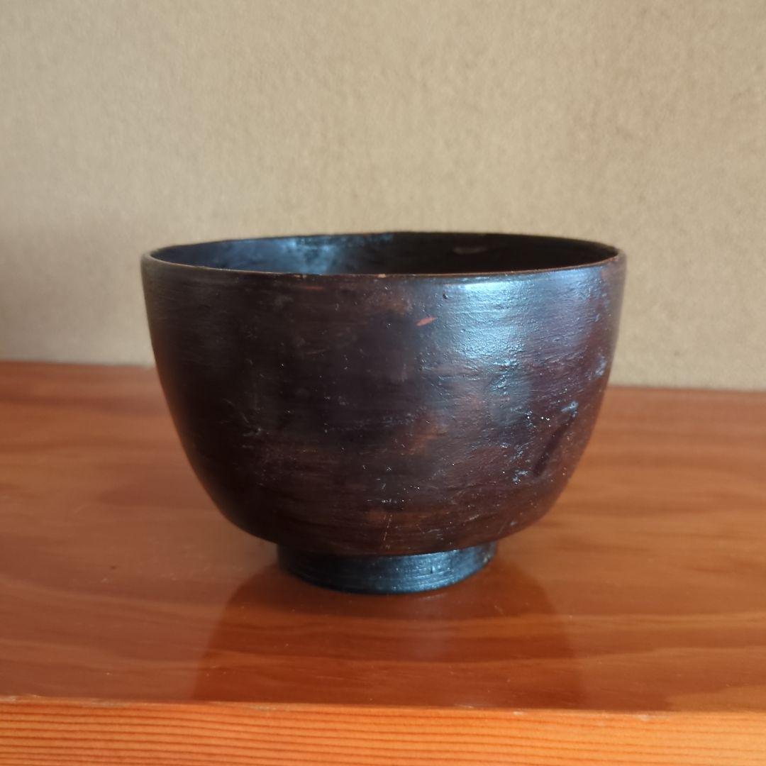 黒い木製の丸型椀　骨董品