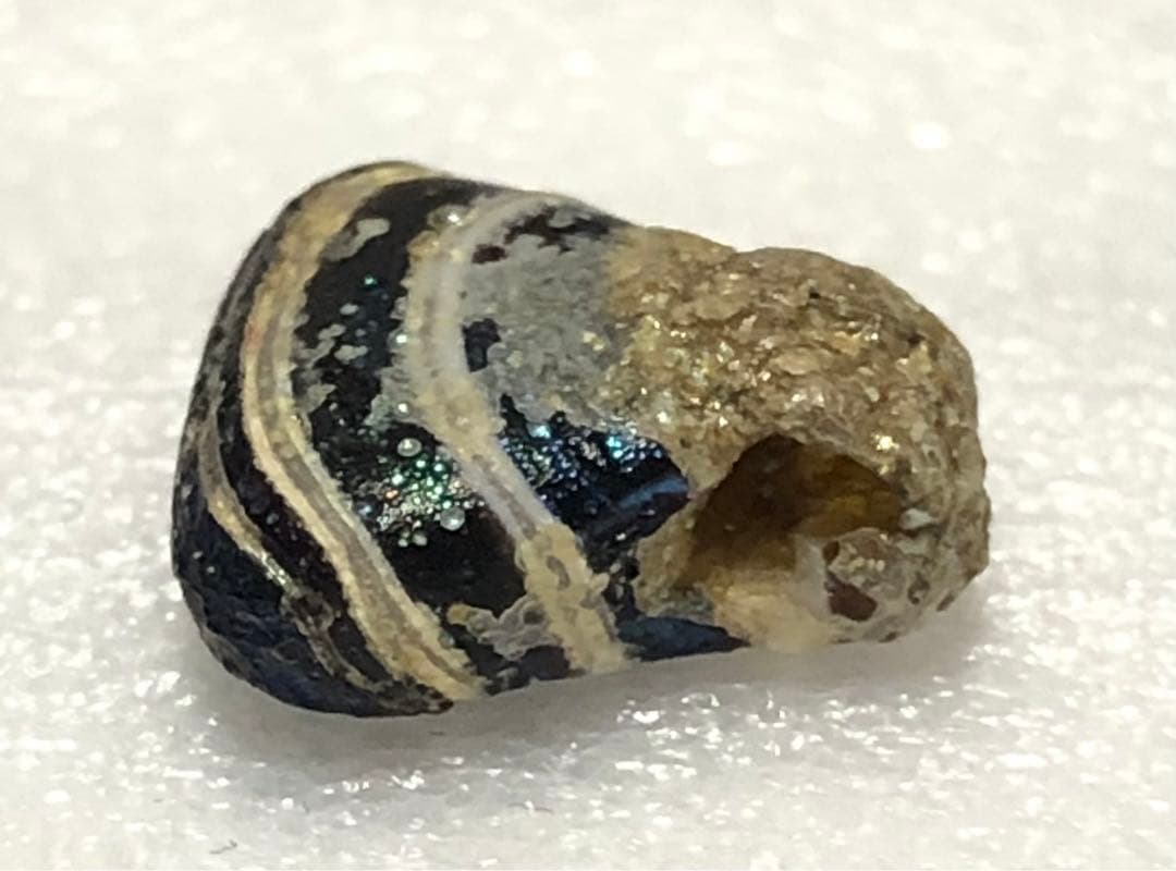 とんぼ玉　帯状モザイク三角玉　銀化　ローマ