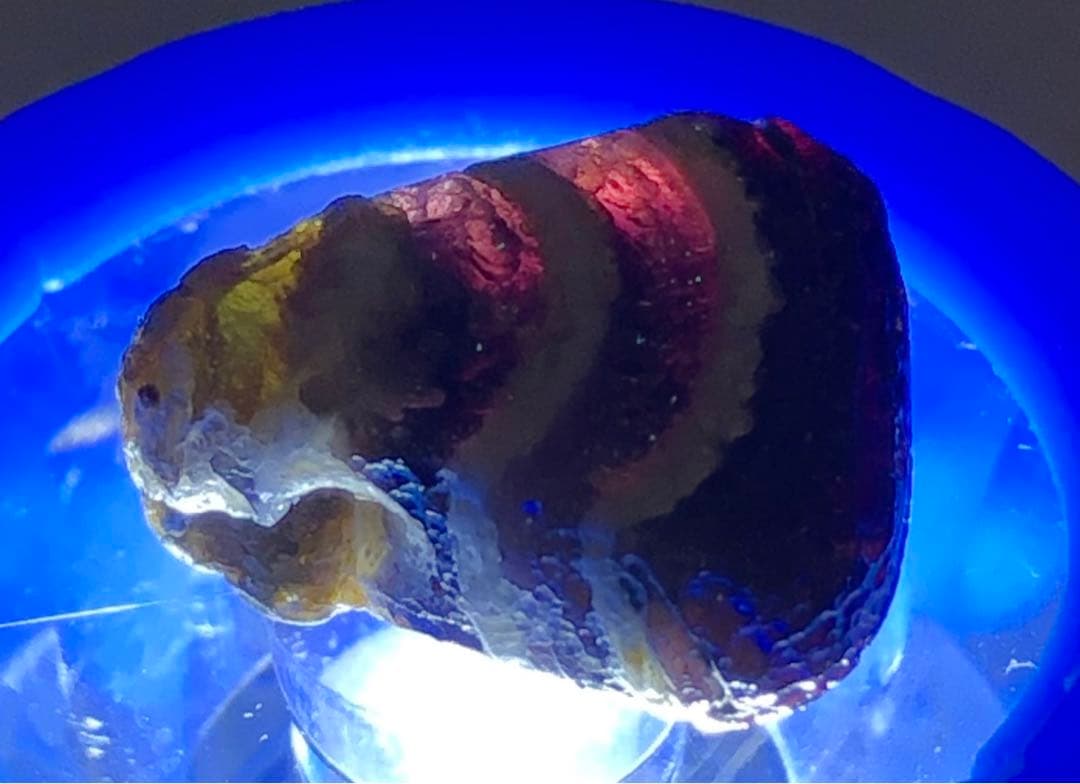 とんぼ玉　帯状モザイク三角玉　銀化　ローマ