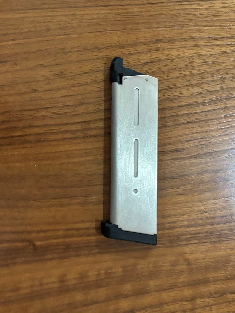 東京マルイM.E.U. PISTOL ガスガン　ロングマガジン