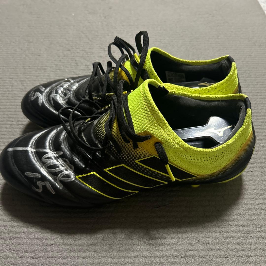 adidas コパ サッカーシューズ 黒、黄緑 プロ森本貴幸 サイン入りスパイク