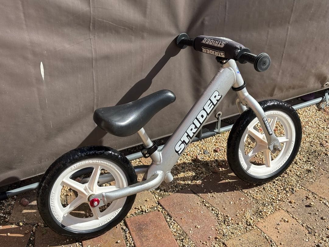 STRIDER PRO バランスバイク 12インチ シルバー EVAゴム加工