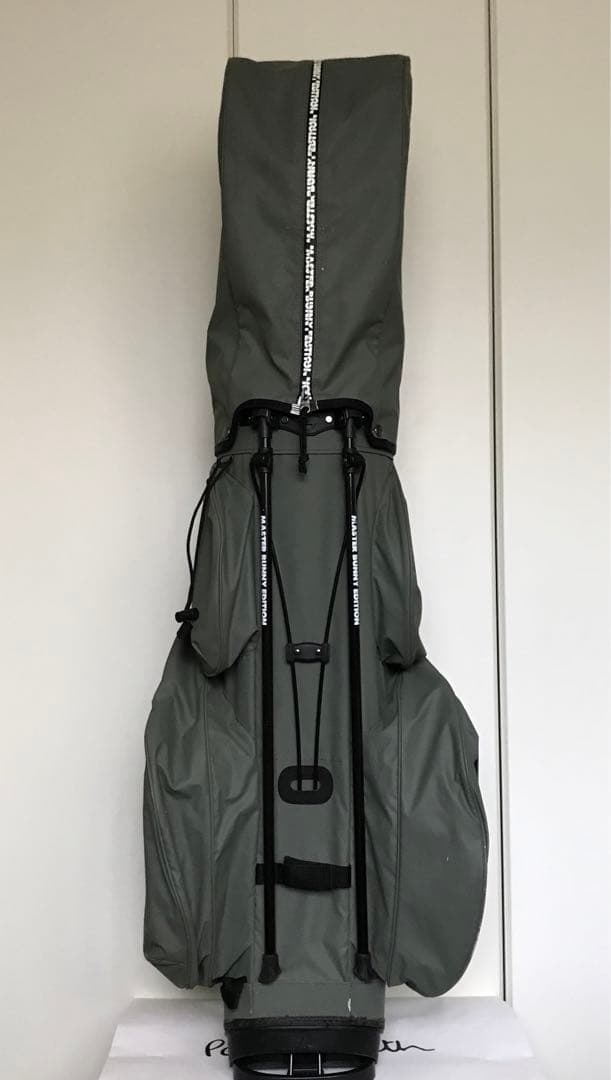 マスターバニーエディション　スタンドキャディバッグ　ヘッドカバー付き
